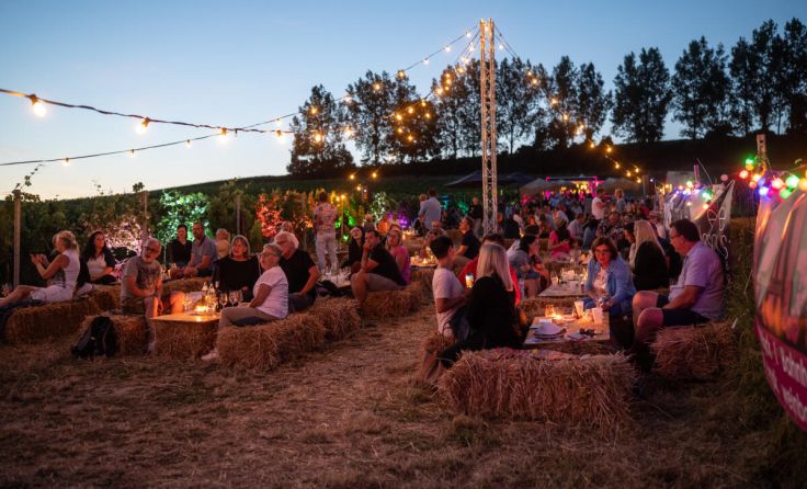 Beste Stimmung, geniale Atmosphäre bei Köstlichkeiten und cooler Musik (Foto: Peter C.Mayr)