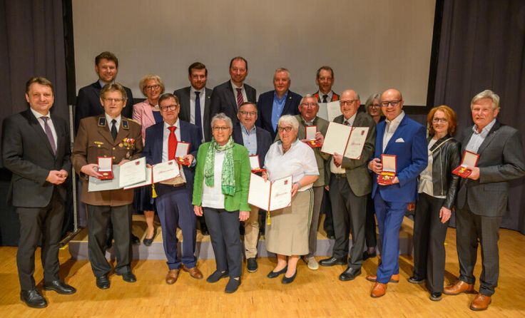 Die Geehrten freuten sich über die Auszeichnung der Stadt. (Foto: Cityfoto/Simlinger)