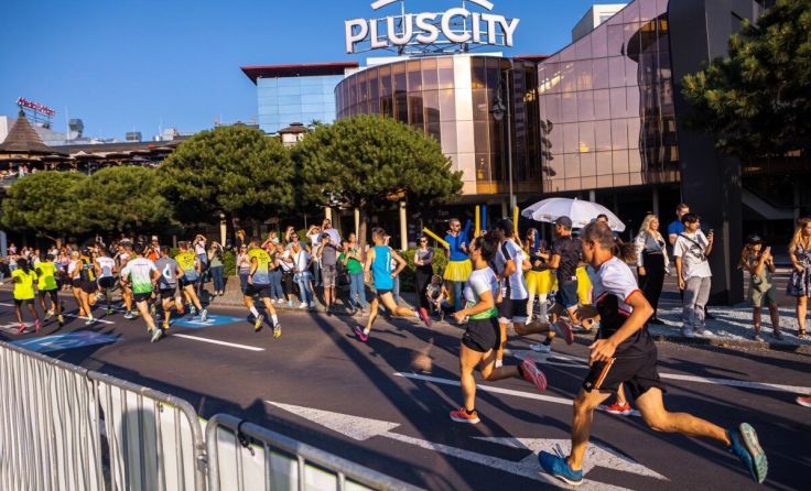 Der Lauf um und in die PlusCity erfreut sich höchster Beliebtheit. (Foto: FreundDerBerge)