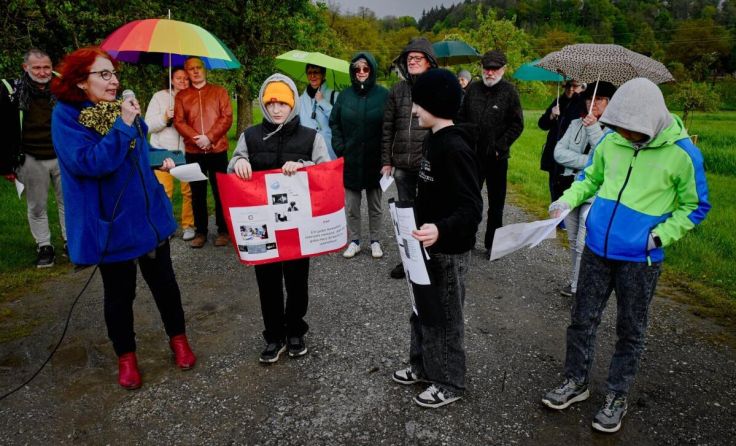 Auch Ansfeldner Schüler waren Teil der berührenden Veranstaltung. (Foto: Gregor Kraftschik)