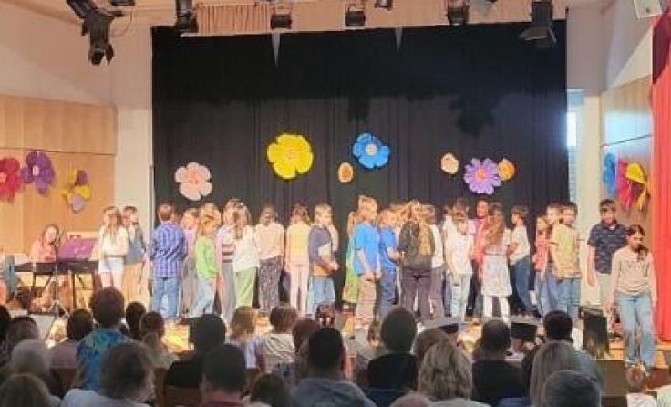 Die Kinder begeisterten mit ihren Darbietungen. (Foto: Marktgemeinde Pucking)