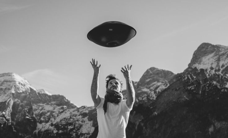 Johannes J. Kronegger lädt dazu ein, dem hektischen Alltag zu entfliehen. (Foto: Klangquelle)