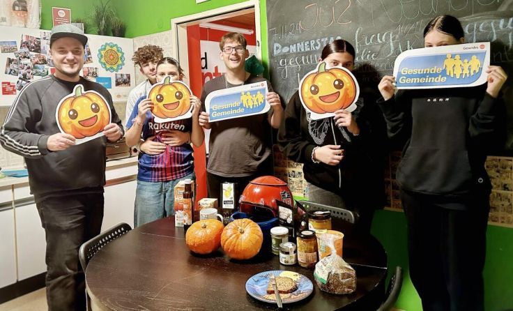 Im Jugendzentrum wurde gesund mit Kürbis gekocht. (Foto: JCUV)