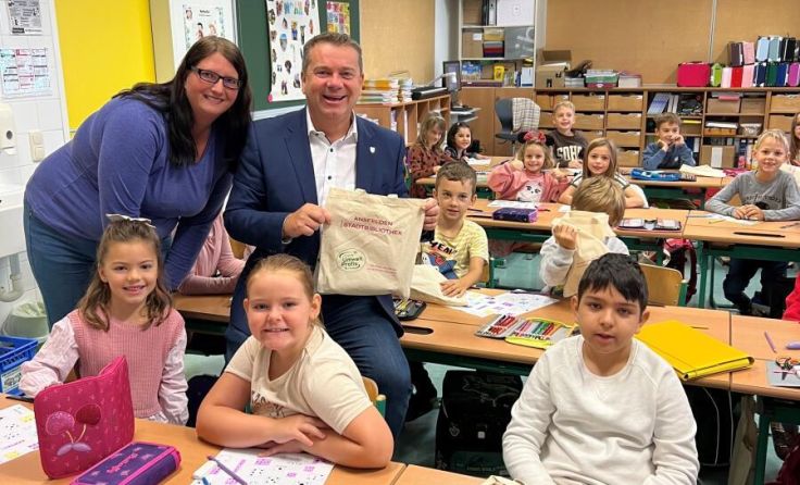 Die Kinder dürfen in der Stadtbibliothek ein Jahr lang gratis Bücher ausleihen. (Foto: privat)