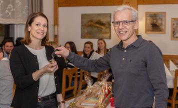 Hofkirchen verabschiedet langjährigen Amtsleiter