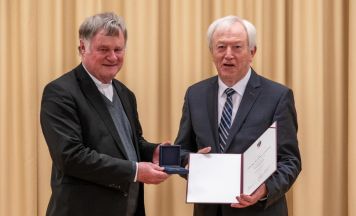 Severin-Medaille für jahrelanges Engagement an Neuhofner vergeben