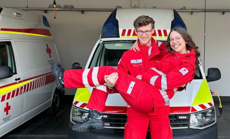 Julian und Pia von der Ortsstelle Enns (Foto: OÖRK/Enns)