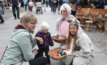 Frühlings- und Ostermarkt: Schloss Traun wird zur blühenden Osterwelt