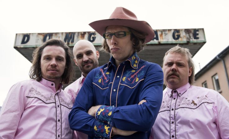 Wenn ein Liedermacher zum Cowboy wird, ist beste Unterhaltung garantiert. (Foto: Prenninger)