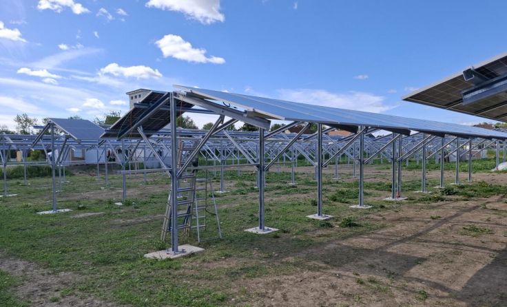 Die Agri-PV Solarfarm Schäferhof soll demnächst 320 kWp Sonnenstrom liefern. (Foto: EEG Enns)