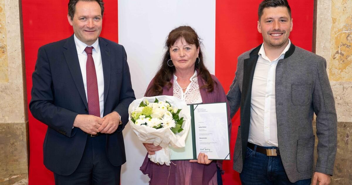Highest professional award for dedicated farmer from Wilhering