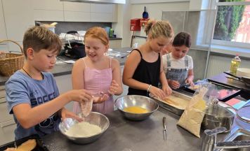 Ansfeldens Kinder kochen gemeinsam mit dem Bürgermeister