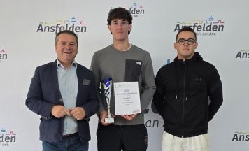 Ansfeldner Schwimmtalent sorgt für Furore