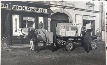 Topothek Enns zeigt historische Bilder im Schloss Ennsegg