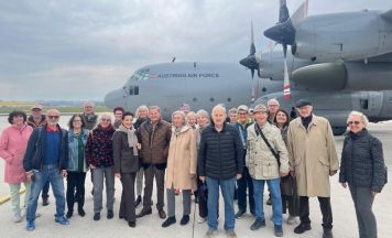 Ennser Seniorenbund besucht Fliegerhorst Vogler und Paneum