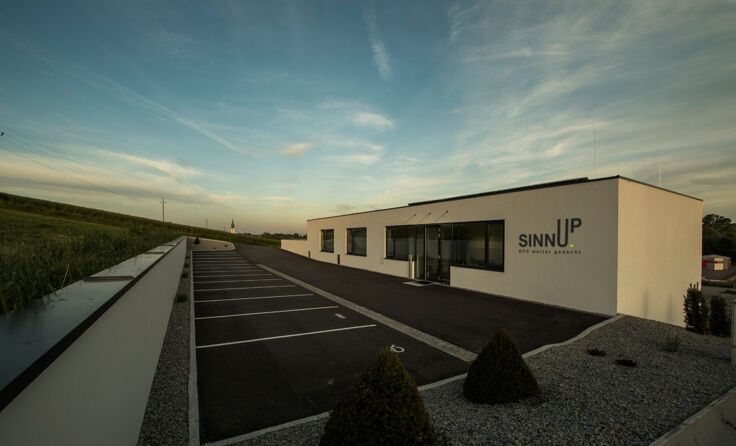 Das neue Firmengebäude der SINNUP Gmbh in Kallham