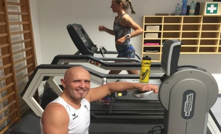 Walter Ablinger mit Bikerkollegin Martina Ritter im Fitness Center 