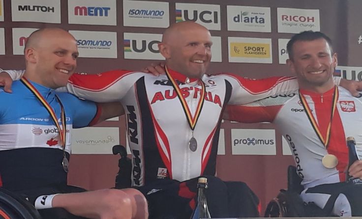 Walter Ablinger (Mitte) siegte beim Weltcup in Belgien