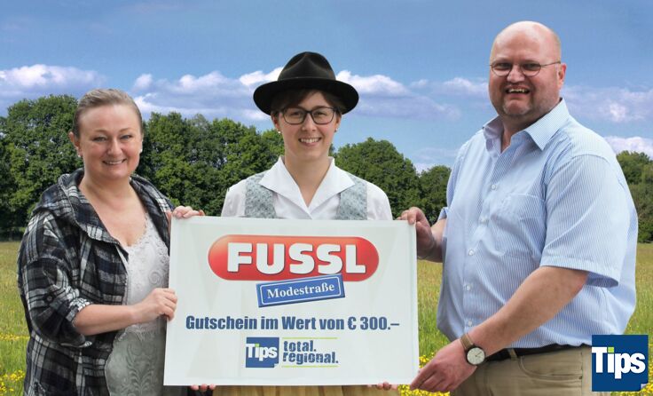 Tips-Redakteurin Evi Leutgeb, Sonja Haider und Tips-Anzeigenberater Franz Fichtinger
