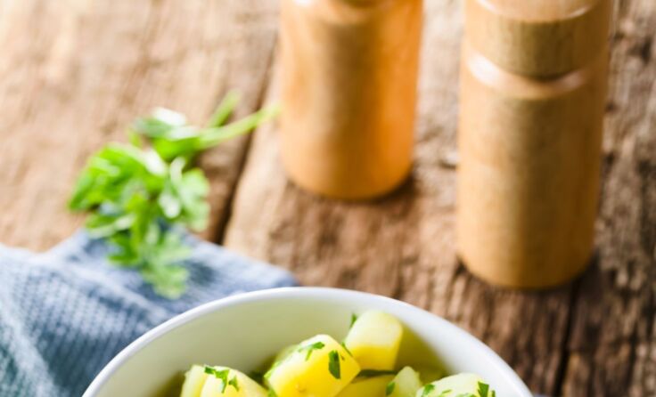 Petersilie im August angebaut, gedeiht besser; Foto: AdobeStock