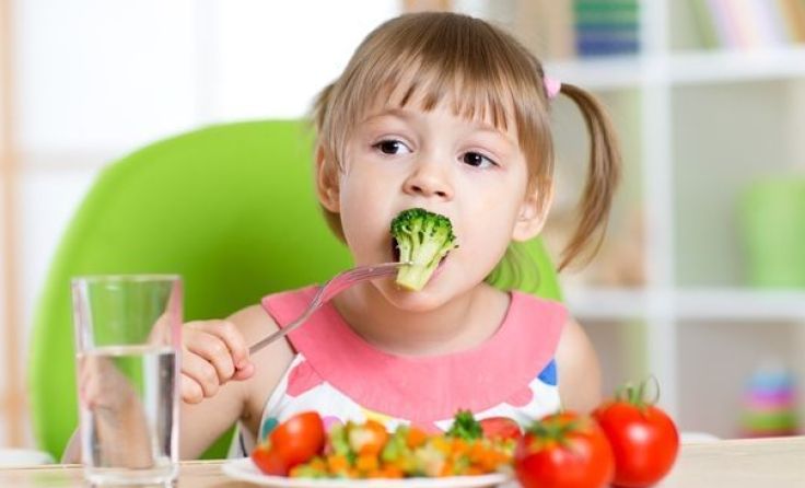 Kindern Lebensmittel schmackhaft machen; Foto: Oksana Kuzmina/Shutterstock.com