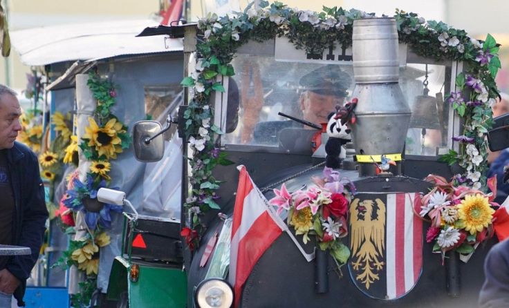 Für Kinder steht ein Bummelzug bereit. Foto: Gerhard Stampfhofer