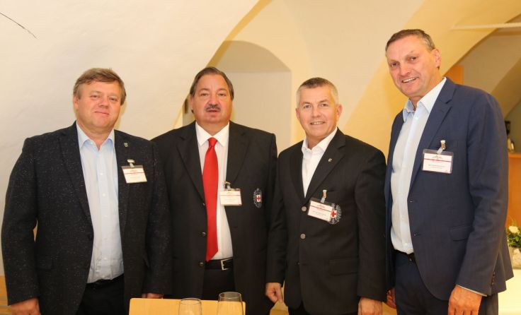Beim Treffen der „G6“ tauschten sich die Kommandanten aus dem Bezirk aus. Foto: Werner Hellrigl