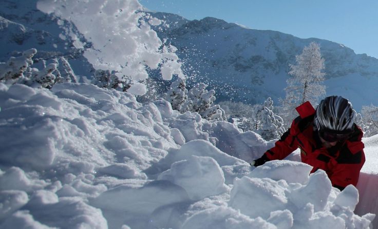 Die Naturfreunde Traun geben einen Einführungskurs in die Lawinenkunde. Foto: Weihbold