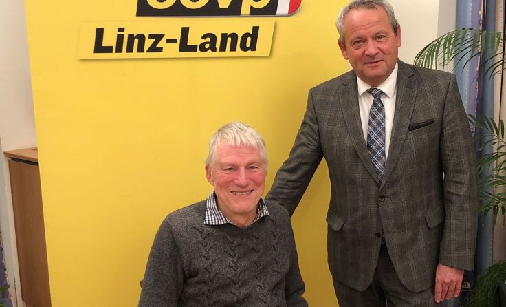 Gerhard Mugrauer (li.) wurde einstimmig zum Parteiobmann gewählt. Foto: OÖVP