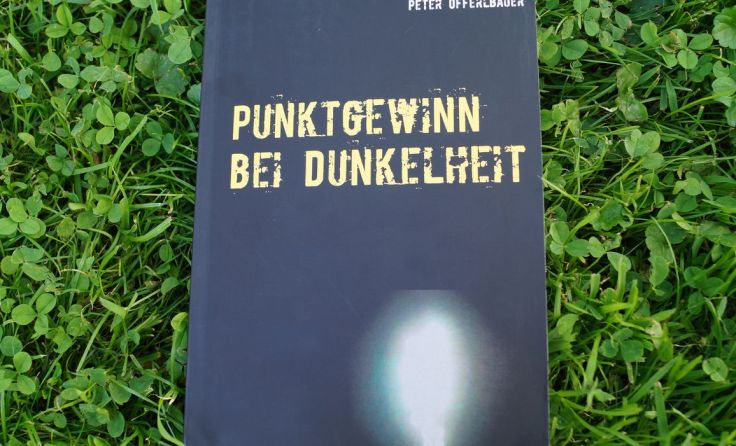„Punktgewinn bei Dunkelheit“ ist der zweite Band über den SV Pasching 16. Foto: SV Pasching 16