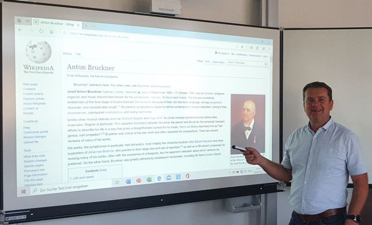 Mit modernster Ausstattung in den Klassen macht das Lernen gleich mehr Spaß. Foto: Partoll