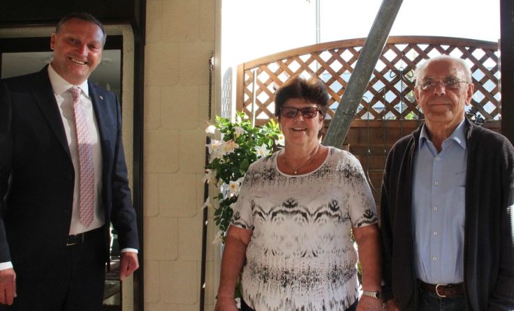 Anna und Johann Seitz mit Bürgermeister Baumberger (links) Foto: Stadt Ansfelden