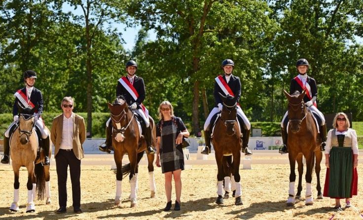 Das siegreiche Quartett vom Welser Reiterbund Foto: TEAM myrtill