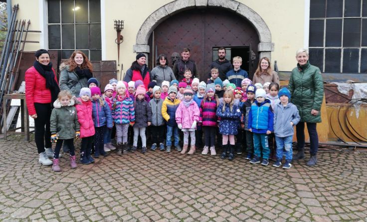 Der Kindergarten Molln besuchte die Werkstatt der Familie Schmidberger. Foto: Kindergarten Molln
