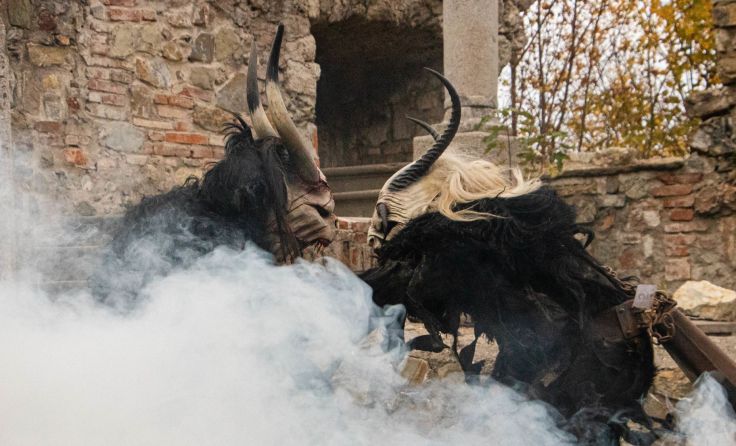 "Feuer und Rauch" ist das Motto des Burgteufel-Umzugs. Foto: Burgteufeln