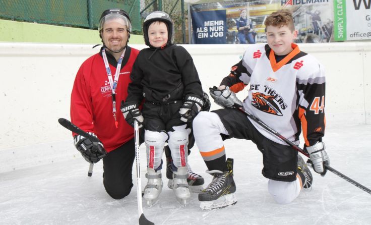Trainer Frank Haas (links) und die Nachwuchscracks Michael (Mitte) und Lukas. Foto: Danijel Ravlic