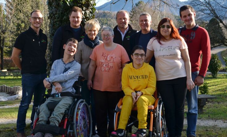 Bei der Spendenübergabe in Schön. Foto: Schön