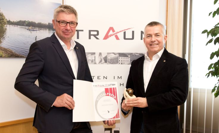 Bürgermeister Rudolf Scharinger und Sozialreferent Peter Aichmayr (li.) Foto:Stadtarchiv Traun