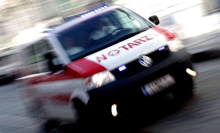 Der Radfahrer wurde ins UKH gebracht. Symbolfoto: Weihbold