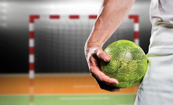 Die diesjährige Handball-Landesliga endet ohne Meister. Foto: Vectorfusionart/shutterstock.com