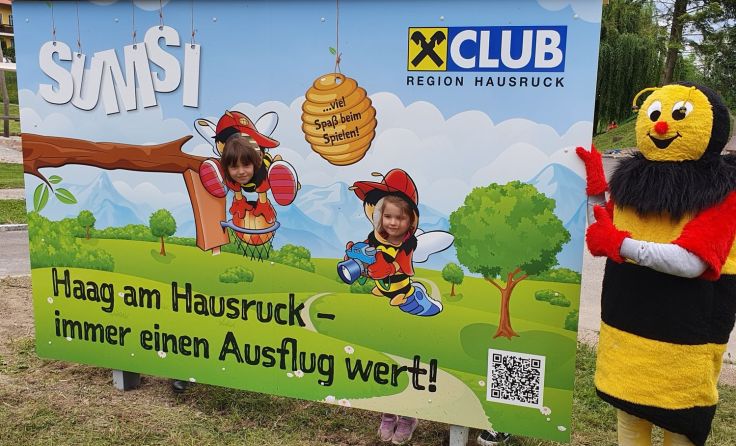 Die ersten Tester der Fotowand waren begeistert. Foto: RB Region Hausruck eGen