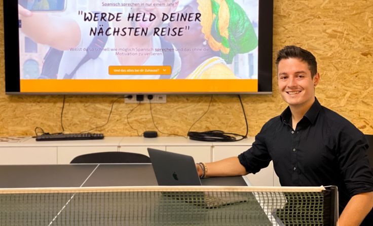 Rene Pöchl aus Hartkirchen hat eine Online-Sprachschule geschaffen. Foto: Wurm