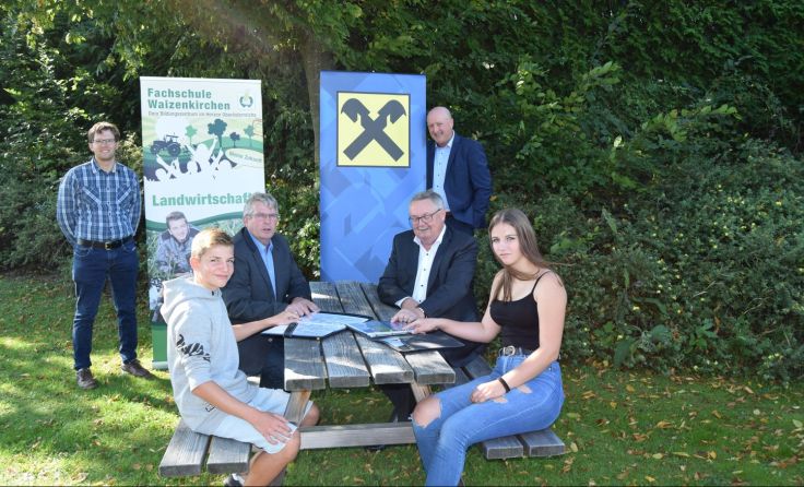 Die Raiffeisenbank Hofkirchen unterstützt die Schüler. Foto: LWBFS Waizenkirchen