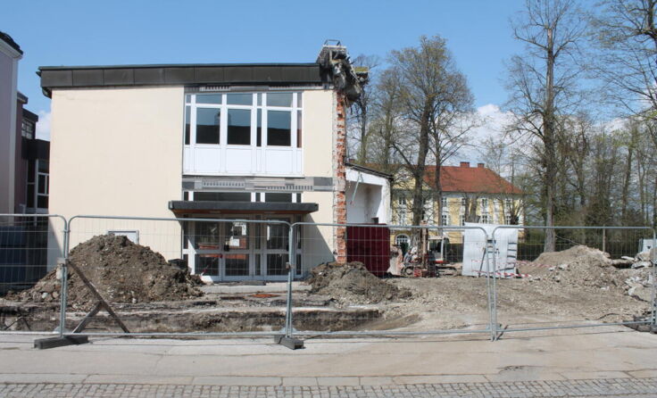 Der Eferdinger Stadtsaal ist nun endgültig abgetragen. (Foto: LHackl)