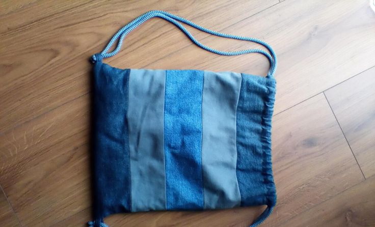 Carina Humer nähte sich einen Rucksack aus Jeans-Stoffresten. (Foto: Privat)