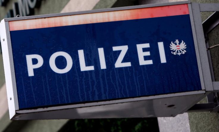 Polizei und Hundestaffeln suchten den Vermissten (Foto: Weihbold)