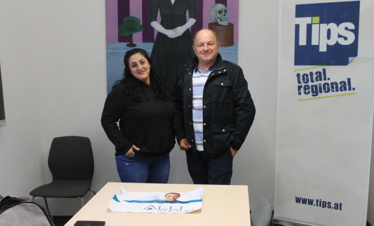 Melike Cetin mit ihrem Betreuer Gerold Greiner beim Gespräch mit Tips. (Foto: LHackl)