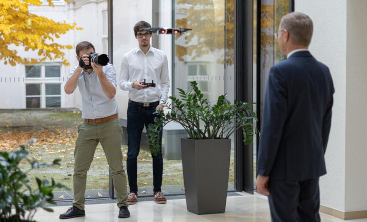 Beim Drohnenshooting mit Landeshauptmann Thomas Stelzer (Foto: Infilmity)