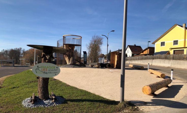 Am Bahnhof in Neukirchen startet der Familienwandertag. (Foto: Haager Lies)