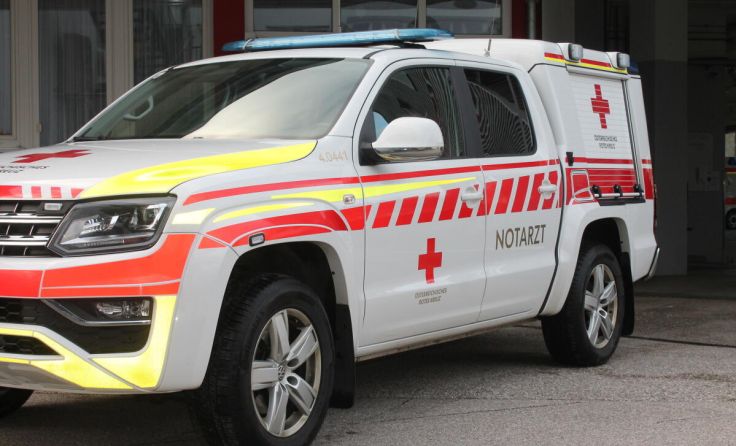 Der Notarzt versorgte den 15-Jährigen (Foto: LHackl)